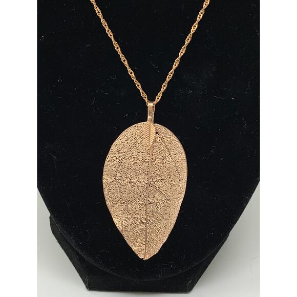 Natural Filigree Leaf Pendant Necklace Rose Gold Metal 18K Gold Plated - Picture 2 of 4